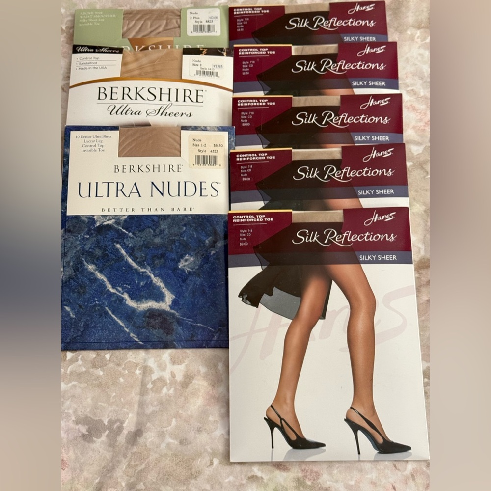 Mixed lot - 5 HANES and 3 BERKSHIRE, control-top pantyhose in Nude color.